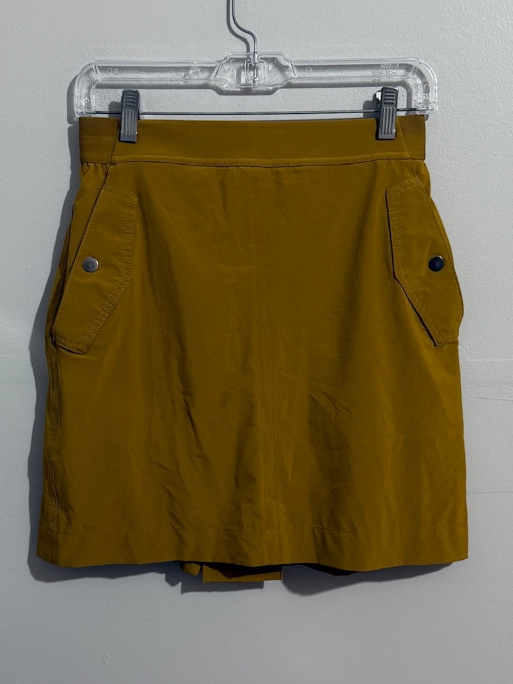 Athleta Vienna Cargo Skort Womens 4 Mustard Gold Hiking Travel Golf Utility